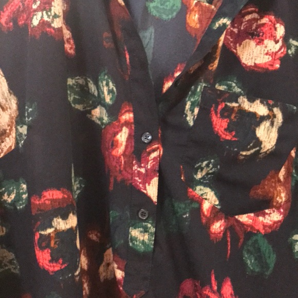 Top - Picture 2 of 3